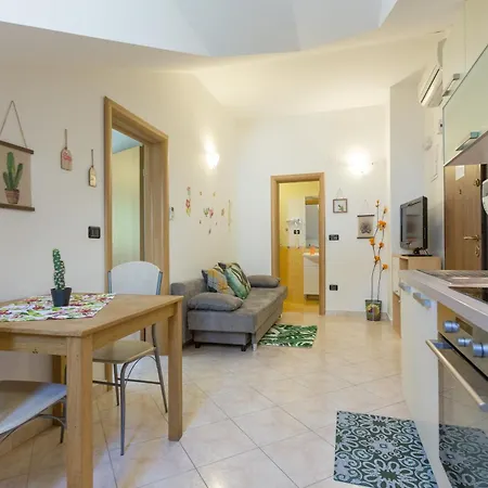 蜜玛别墅酒店 *