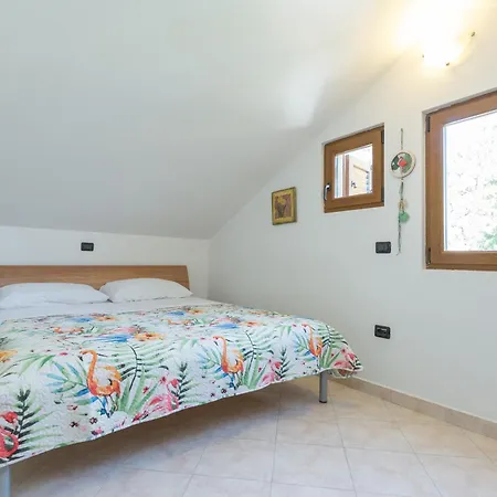 蜜玛别墅酒店 *