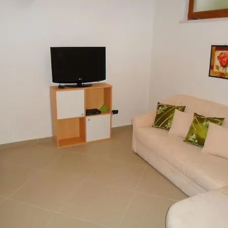 蜜玛别墅酒店 *